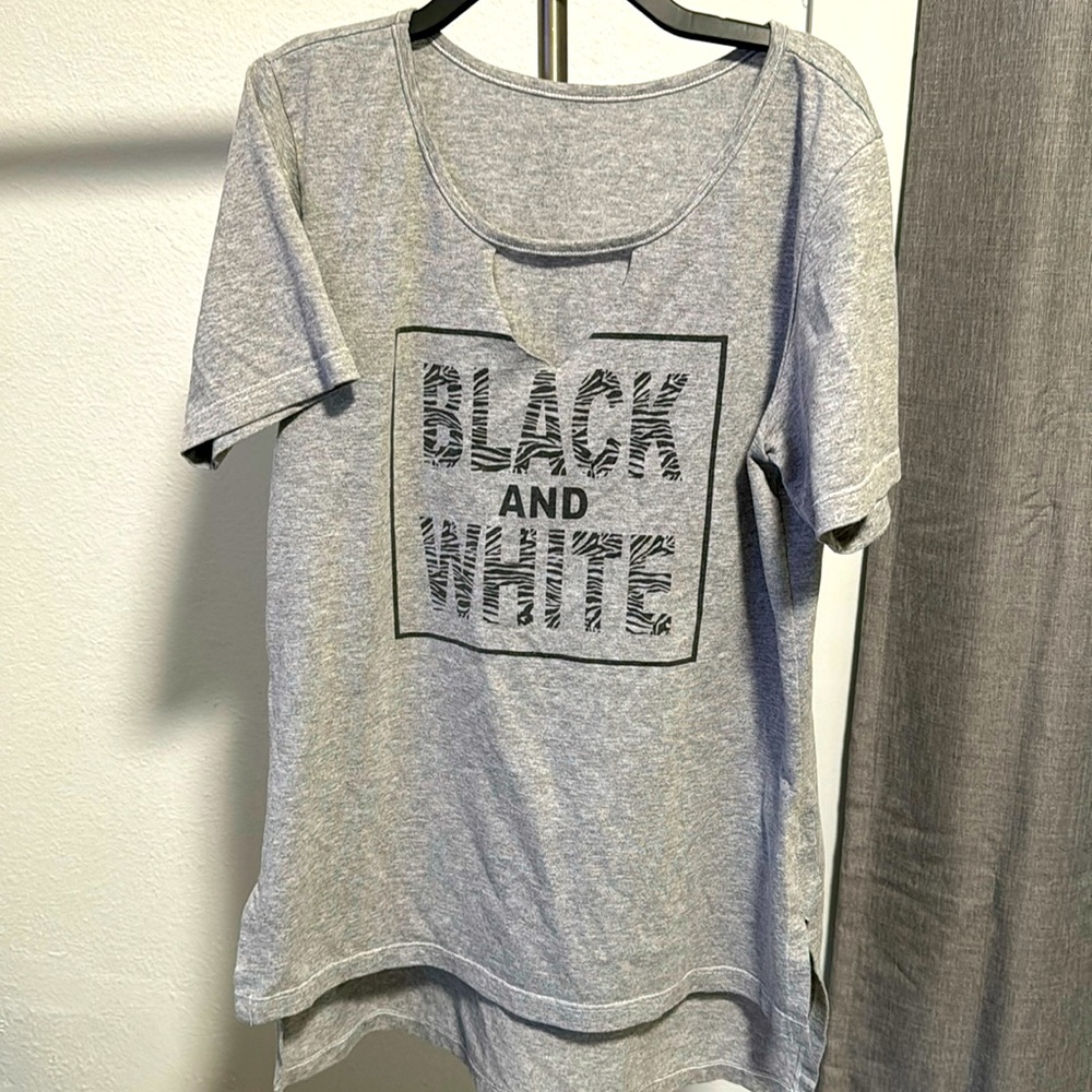 🍀5x$15🍀 Black and white long cotton shirt. size Large